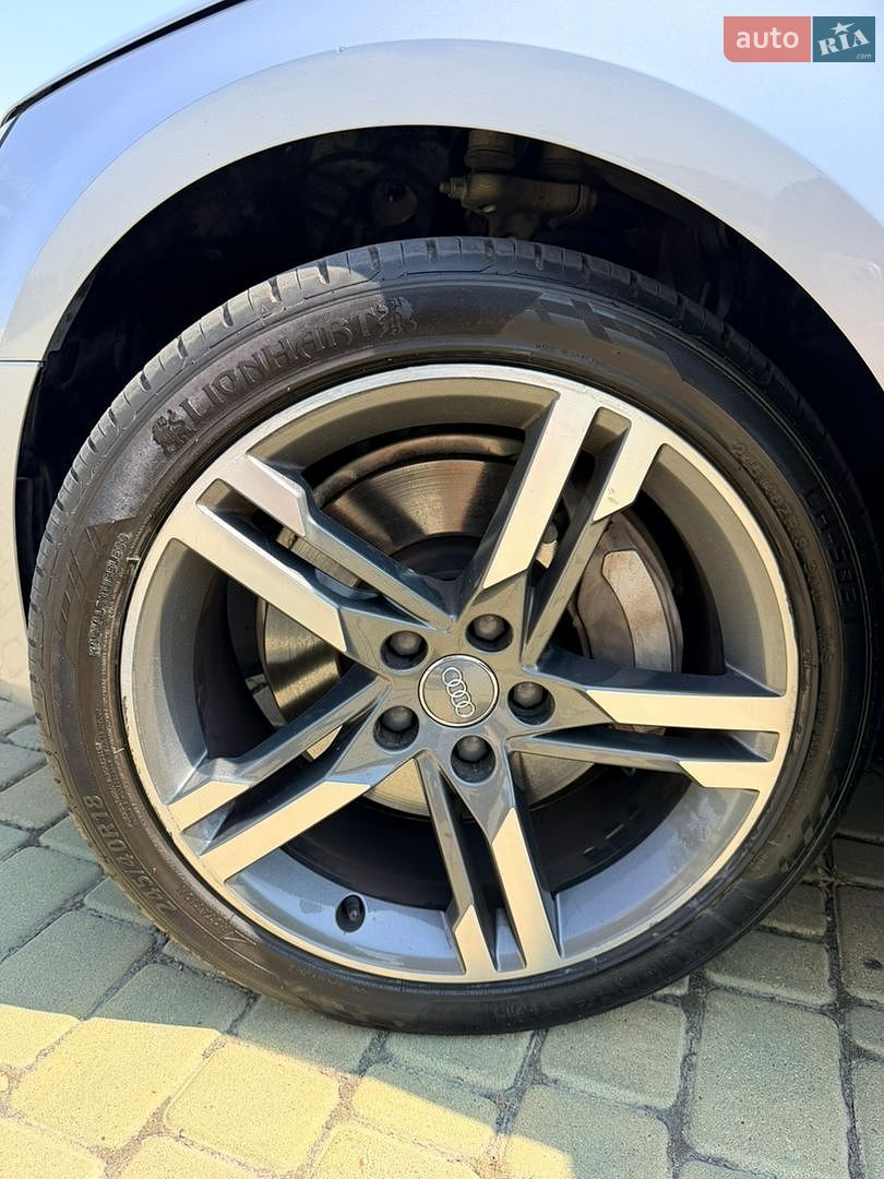 Audi A4 2018 VIN WAUENAF45JA167938 фото оголошення 15 з 32