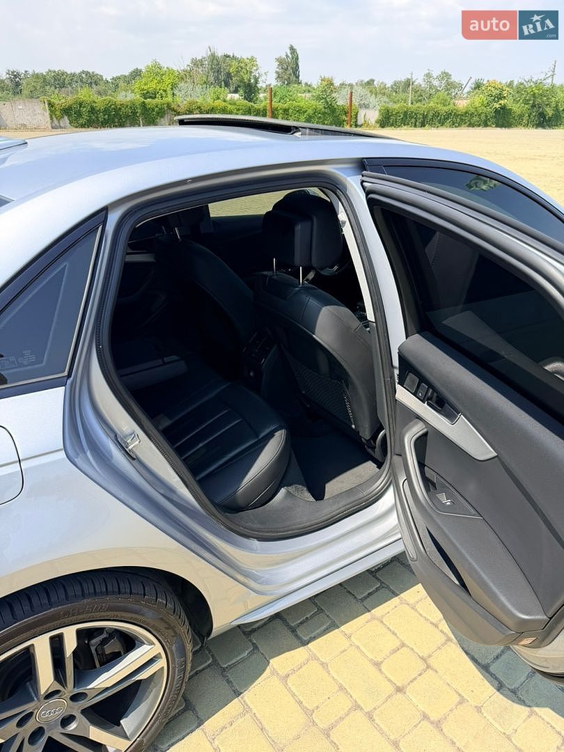 Audi A4 2018 VIN WAUENAF45JA167938 фото оголошення 24 з 32