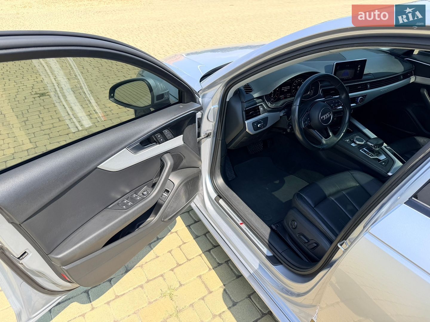 Audi A4 2018 VIN WAUENAF45JA167938 фото оголошення 17 з 32