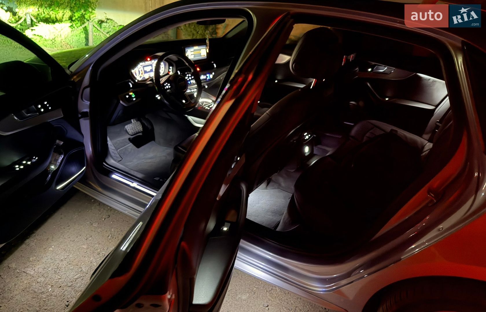Audi A4 2018 VIN WAUENAF45JA167938 фото оголошення 31 з 32
