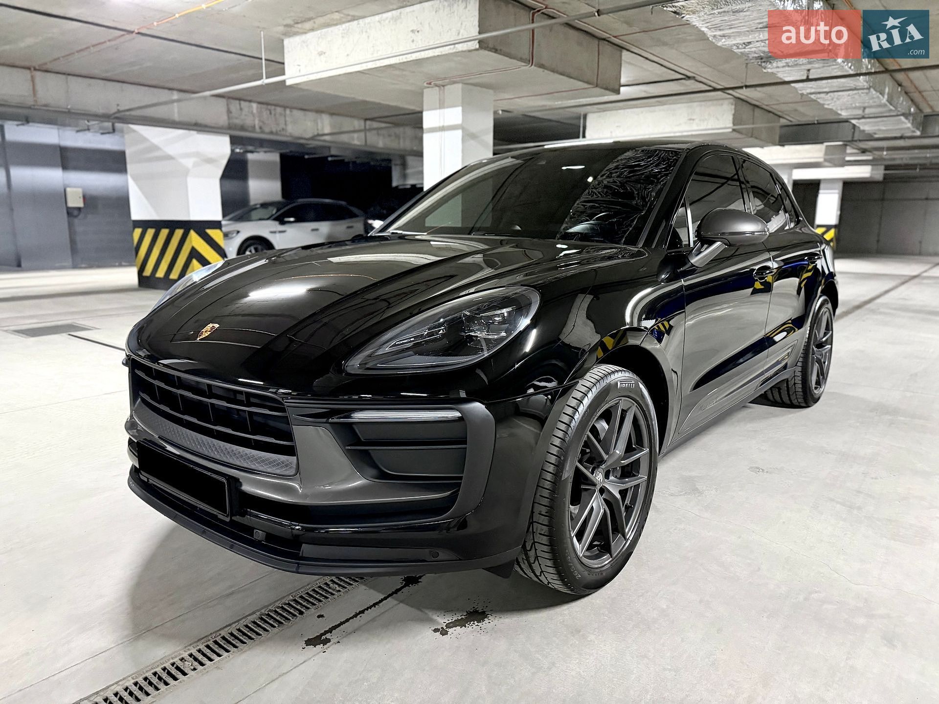 Porsche Macan 2022 VIN WP1ZZZ95ZPLB06667 фото оголошення 2 з 43