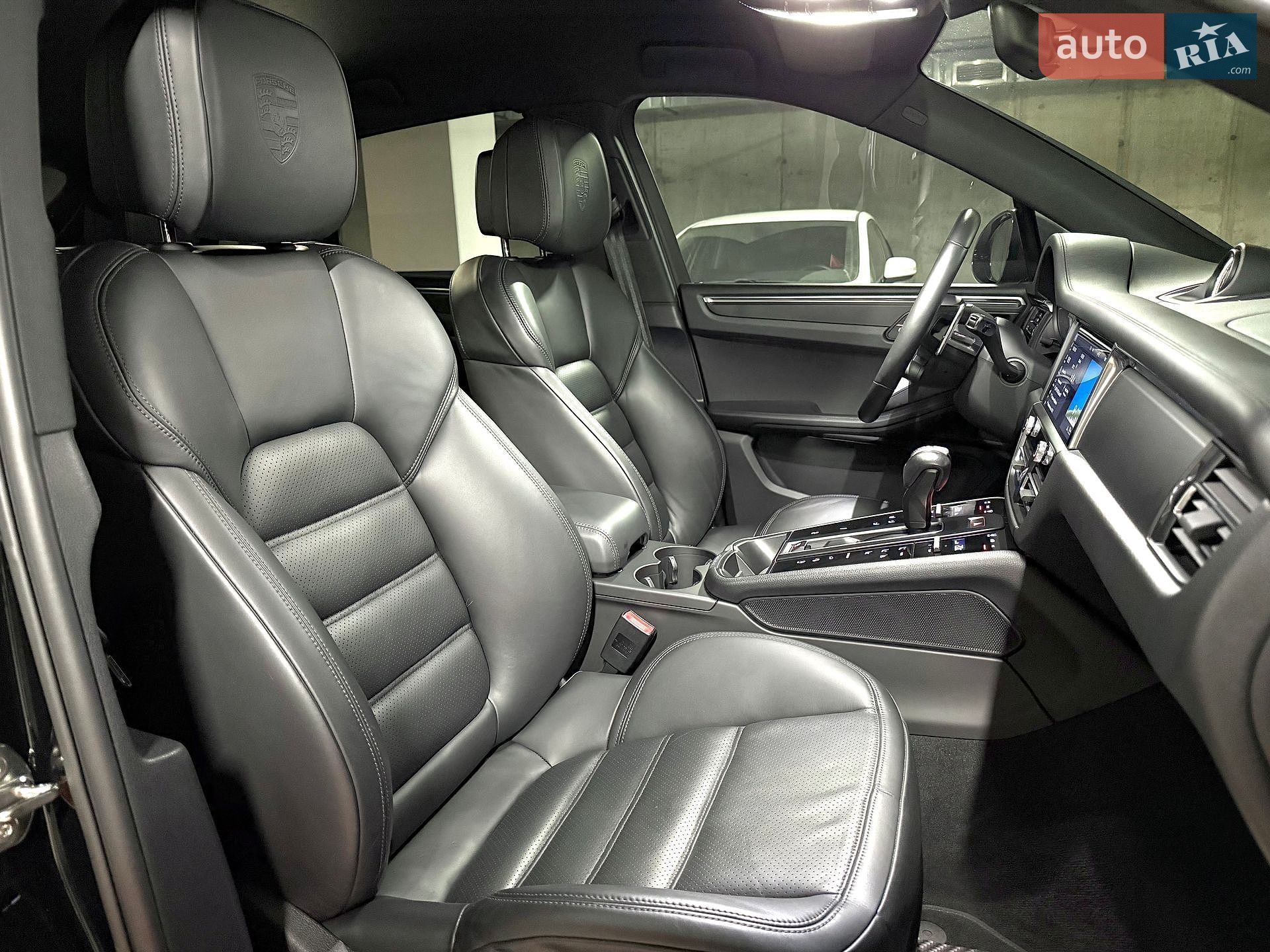 Porsche Macan 2022 VIN WP1ZZZ95ZPLB06667 фото оголошення 38 з 43