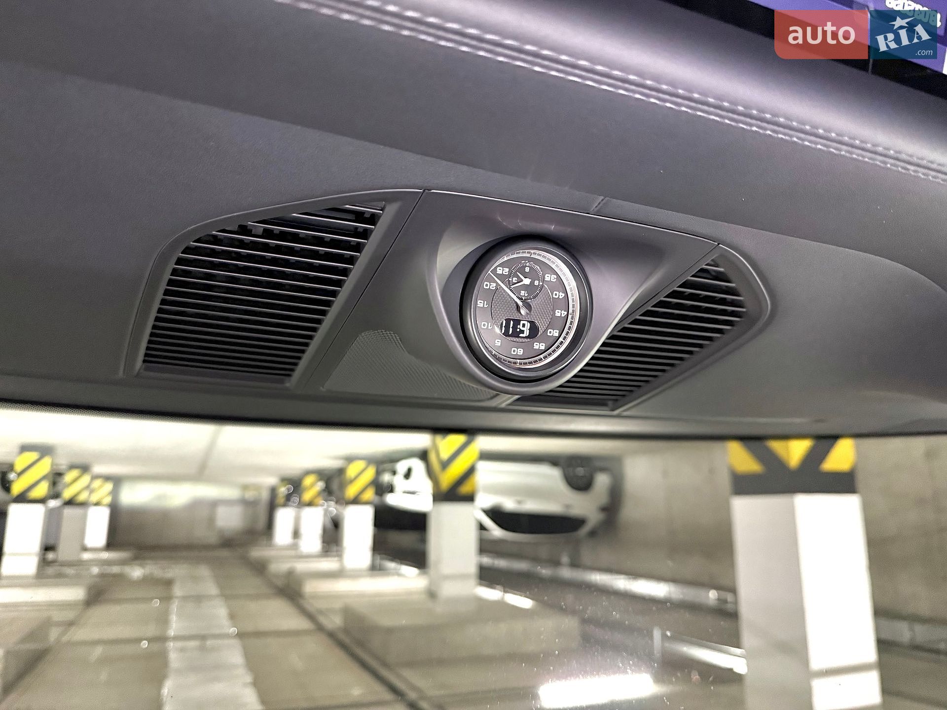 Porsche Macan 2022 VIN WP1ZZZ95ZPLB06667 фото оголошення 40 з 43