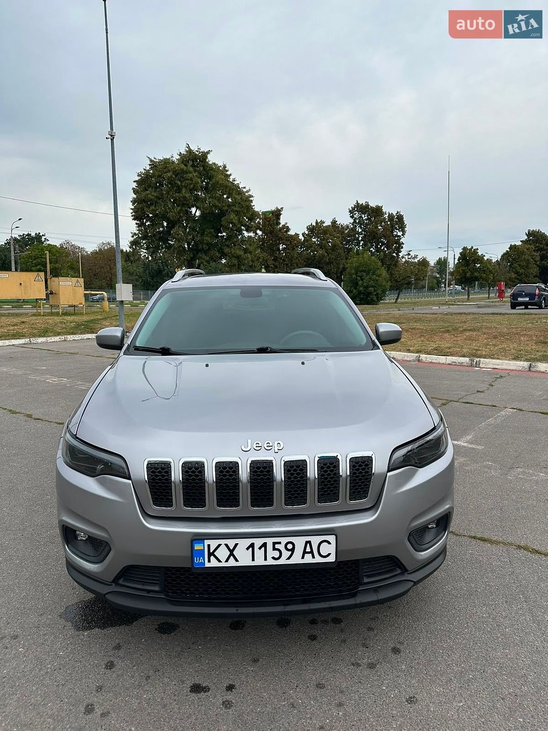 Jeep Cherokee 2019 VIN 1C4PJLCB7KD242600 фото оголошення 2 з 32
