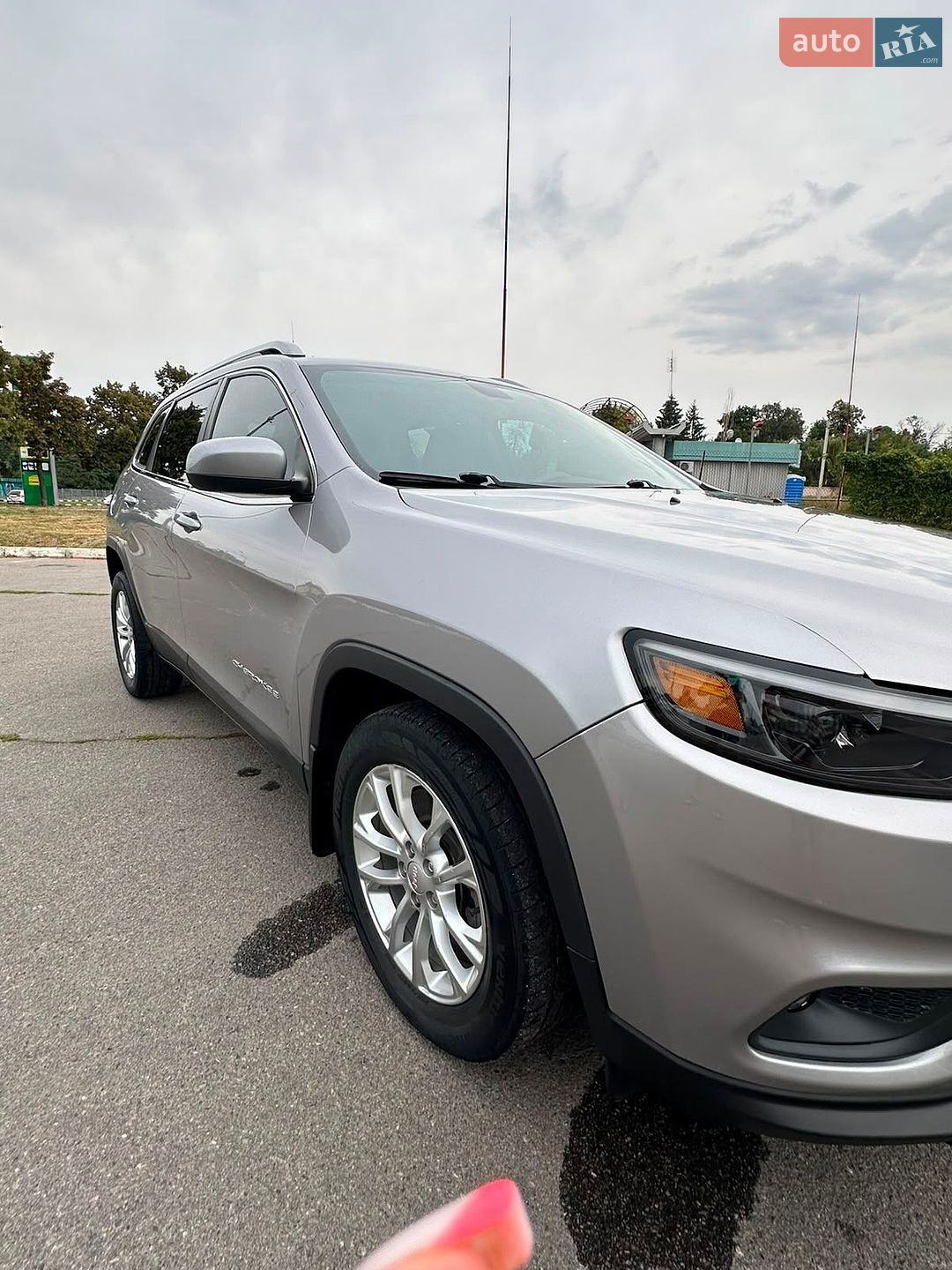Jeep Cherokee 2019 VIN 1C4PJLCB7KD242600 фото оголошення 8 з 32