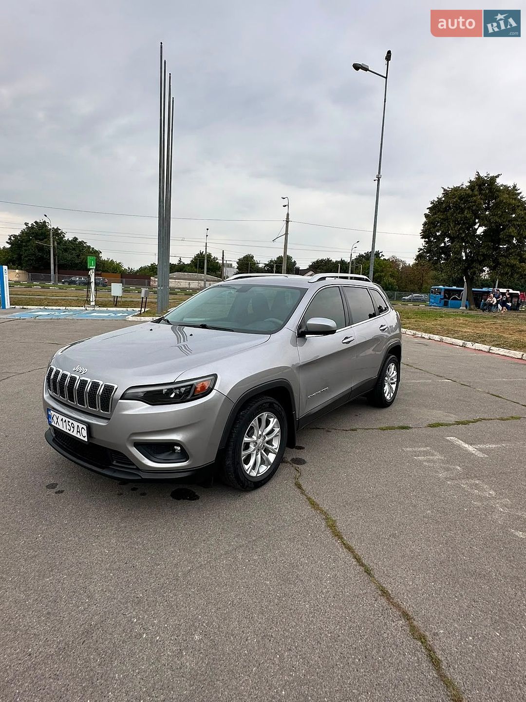 Jeep Cherokee 2019 VIN 1C4PJLCB7KD242600 фото оголошення 4 з 32
