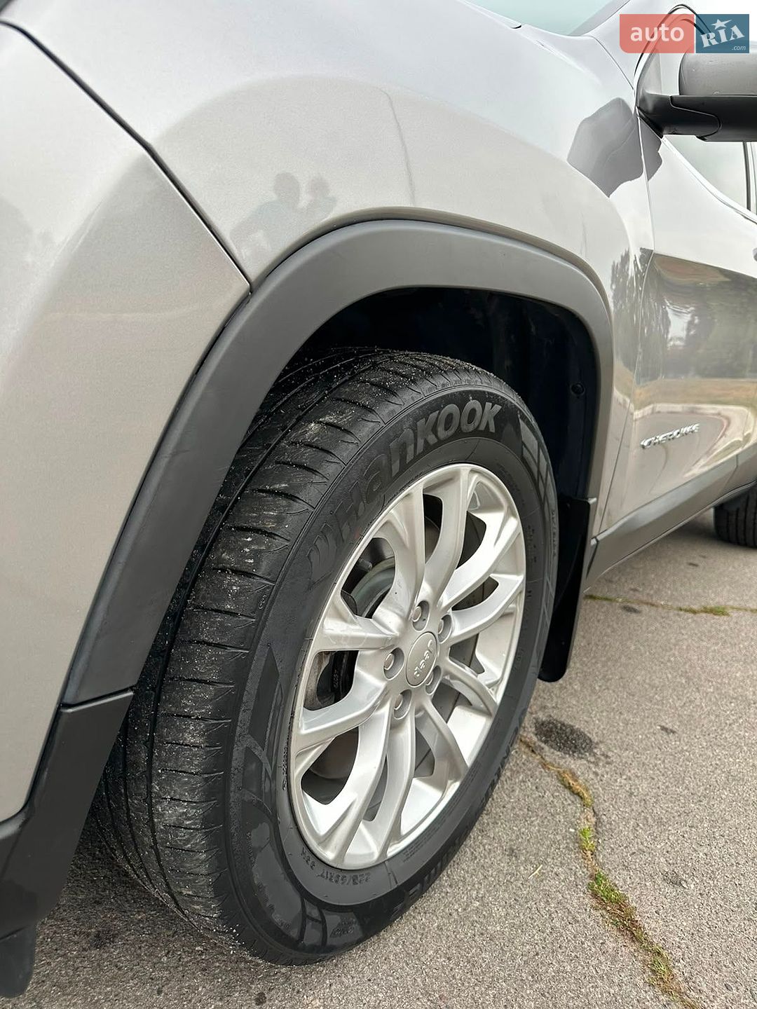 Jeep Cherokee 2019 VIN 1C4PJLCB7KD242600 фото оголошення 10 з 32