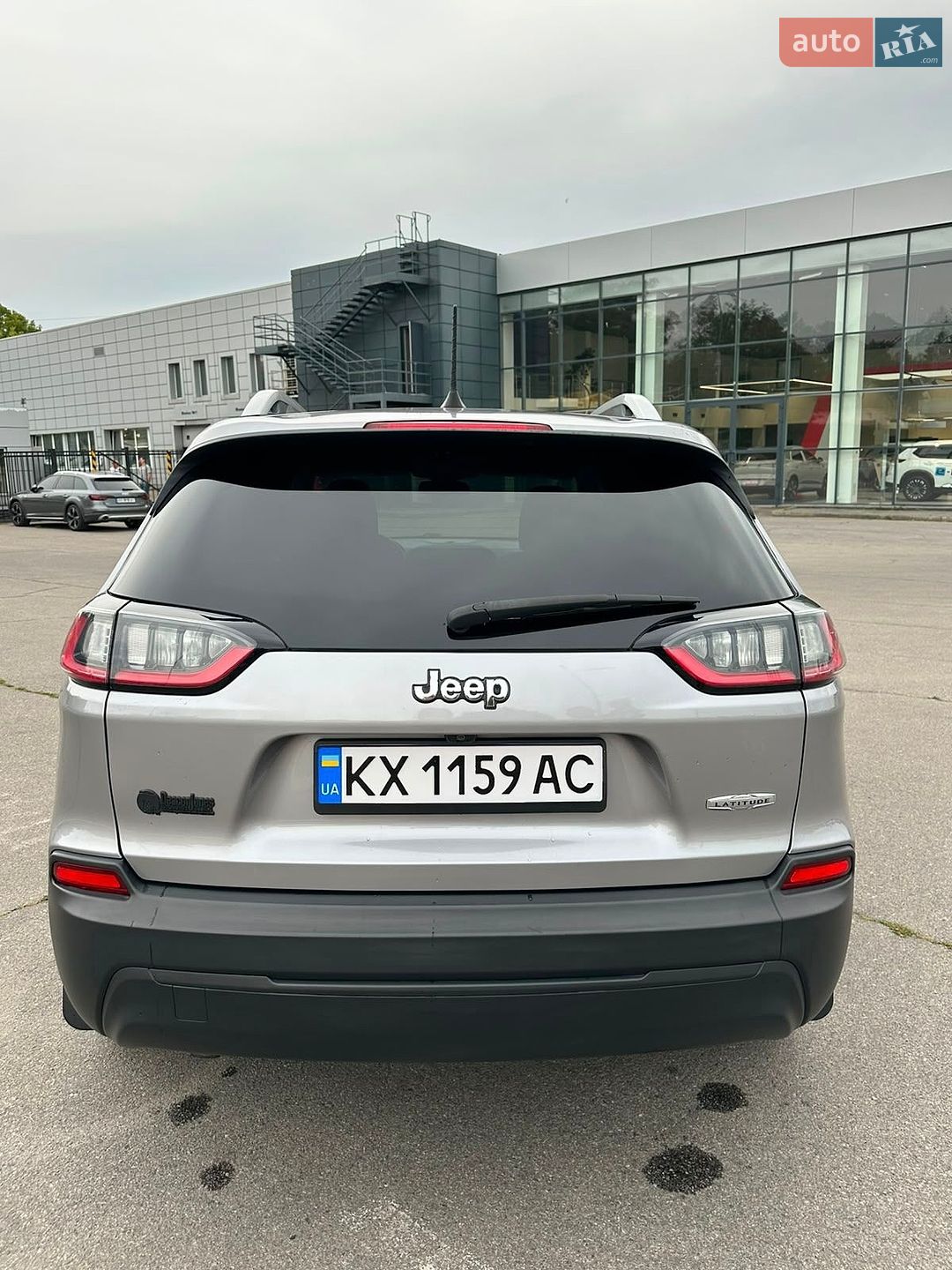 Jeep Cherokee 2019 VIN 1C4PJLCB7KD242600 фото оголошення 11 з 32