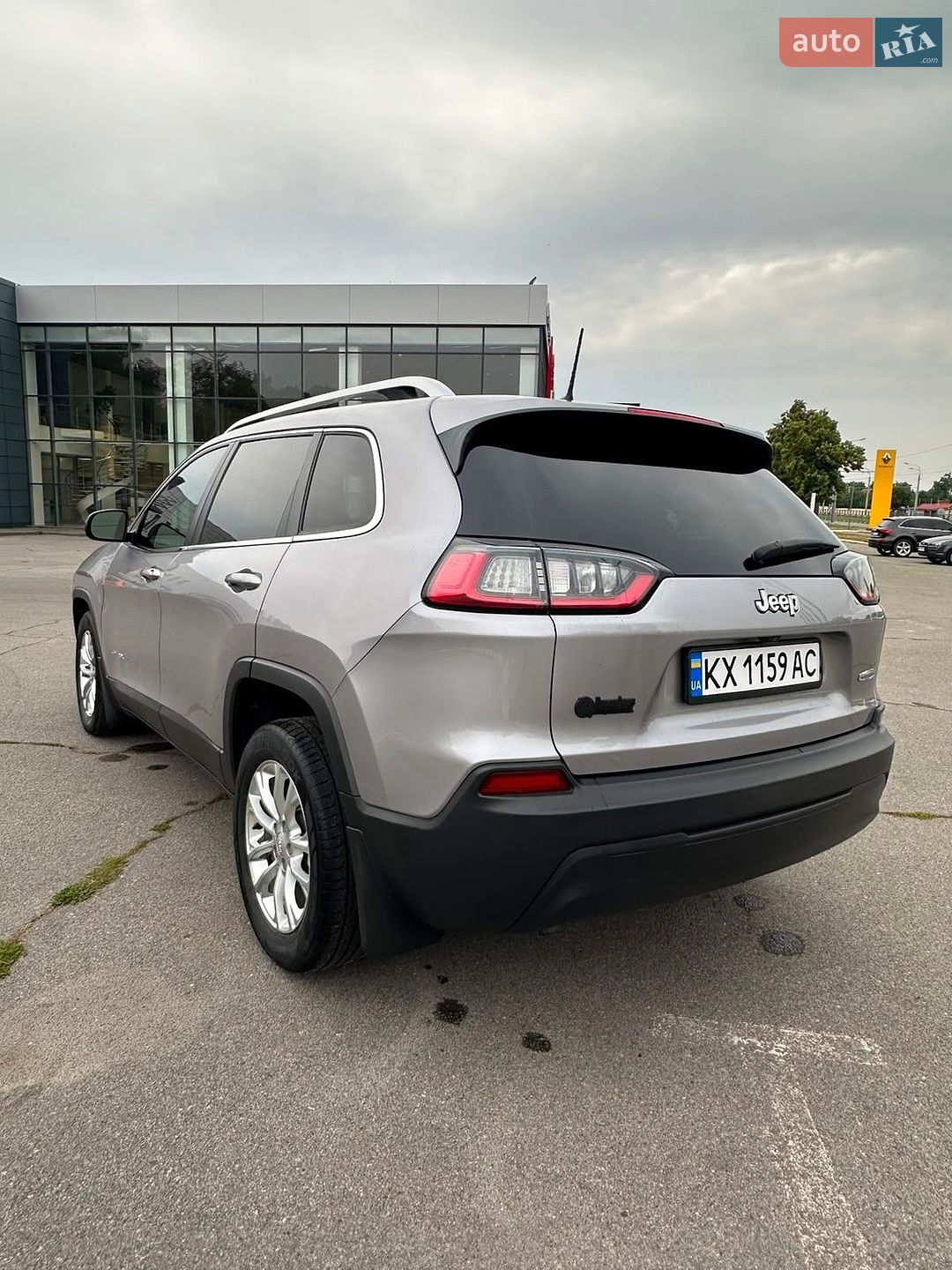 Jeep Cherokee 2019 VIN 1C4PJLCB7KD242600 фото оголошення 12 з 32