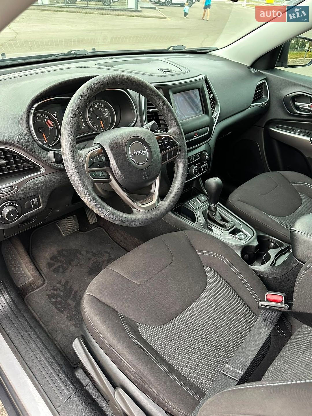 Jeep Cherokee 2019 VIN 1C4PJLCB7KD242600 фото оголошення 17 з 32