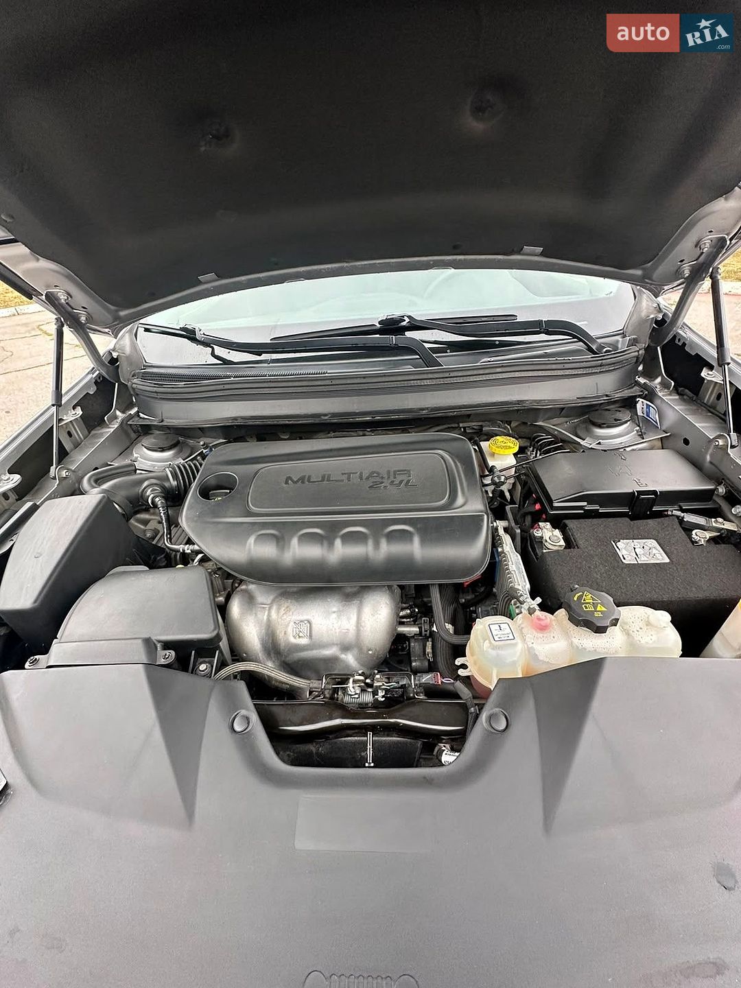 Jeep Cherokee 2019 VIN 1C4PJLCB7KD242600 фото оголошення 23 з 32