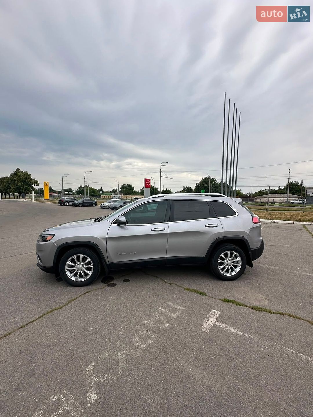 Jeep Cherokee 2019 VIN 1C4PJLCB7KD242600 фото оголошення 31 з 32