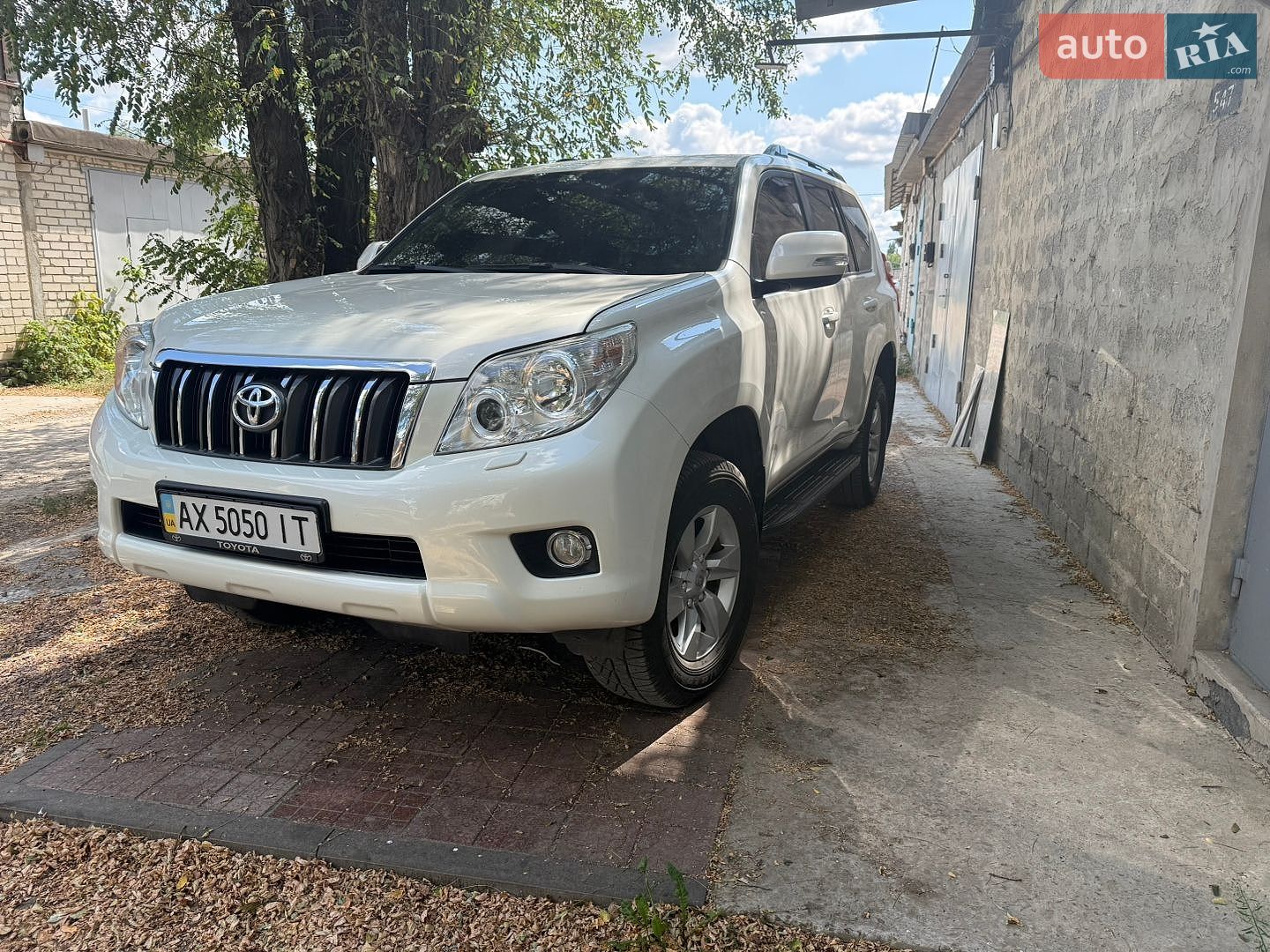 Toyota Land Cruiser Prado 2013 VIN JTEBH3FJ00K108072 фото оголошення 2 з 35