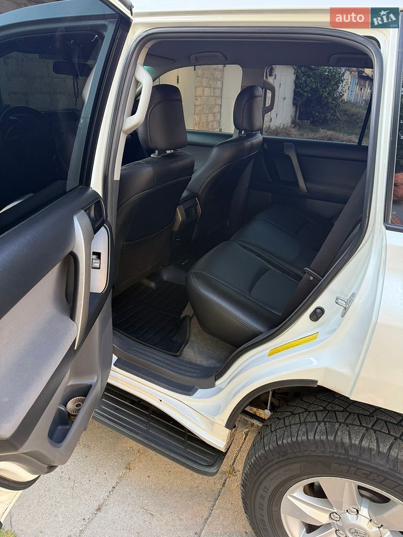 Toyota Land Cruiser Prado 2013 VIN JTEBH3FJ00K108072 фото оголошення 19 з 35