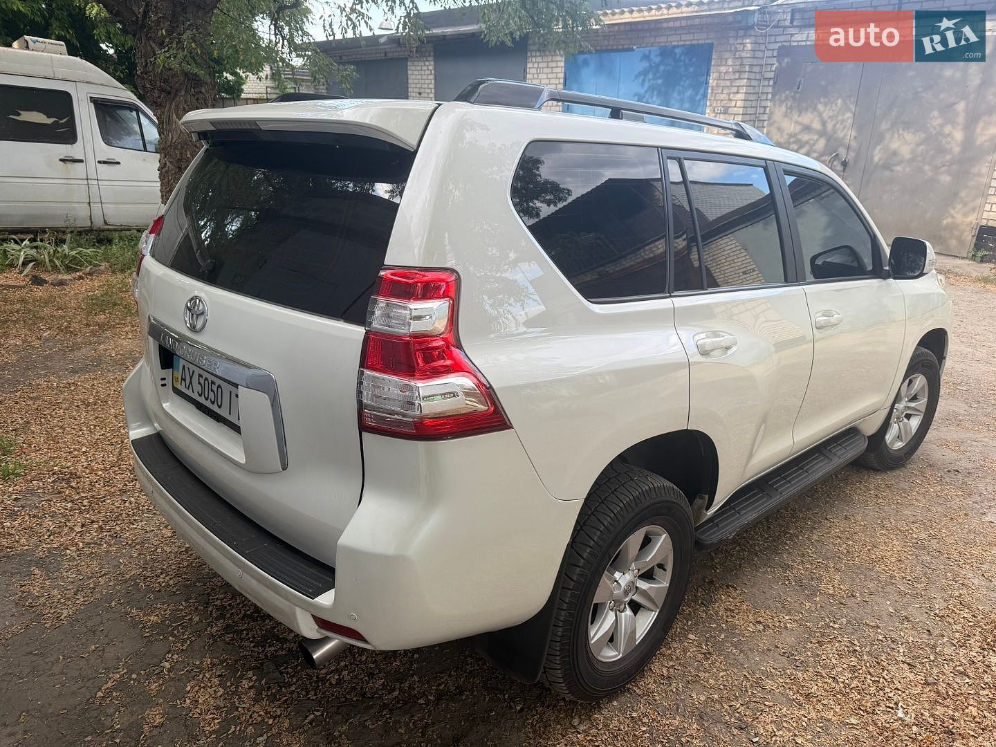 Toyota Land Cruiser Prado 2013 VIN JTEBH3FJ00K108072 фото оголошення 8 з 35