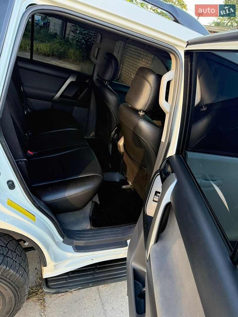 Toyota Land Cruiser Prado 2013 VIN JTEBH3FJ00K108072 фото оголошення 21 з 35