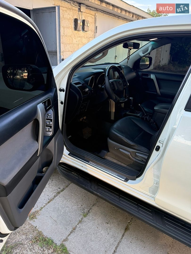 Toyota Land Cruiser Prado 2013 VIN JTEBH3FJ00K108072 фото оголошення 20 з 35