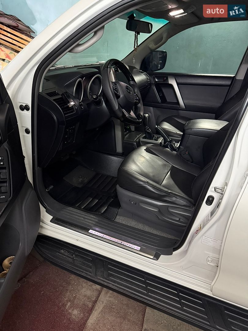 Toyota Land Cruiser Prado 2013 VIN JTEBH3FJ00K108072 фото оголошення 32 з 35