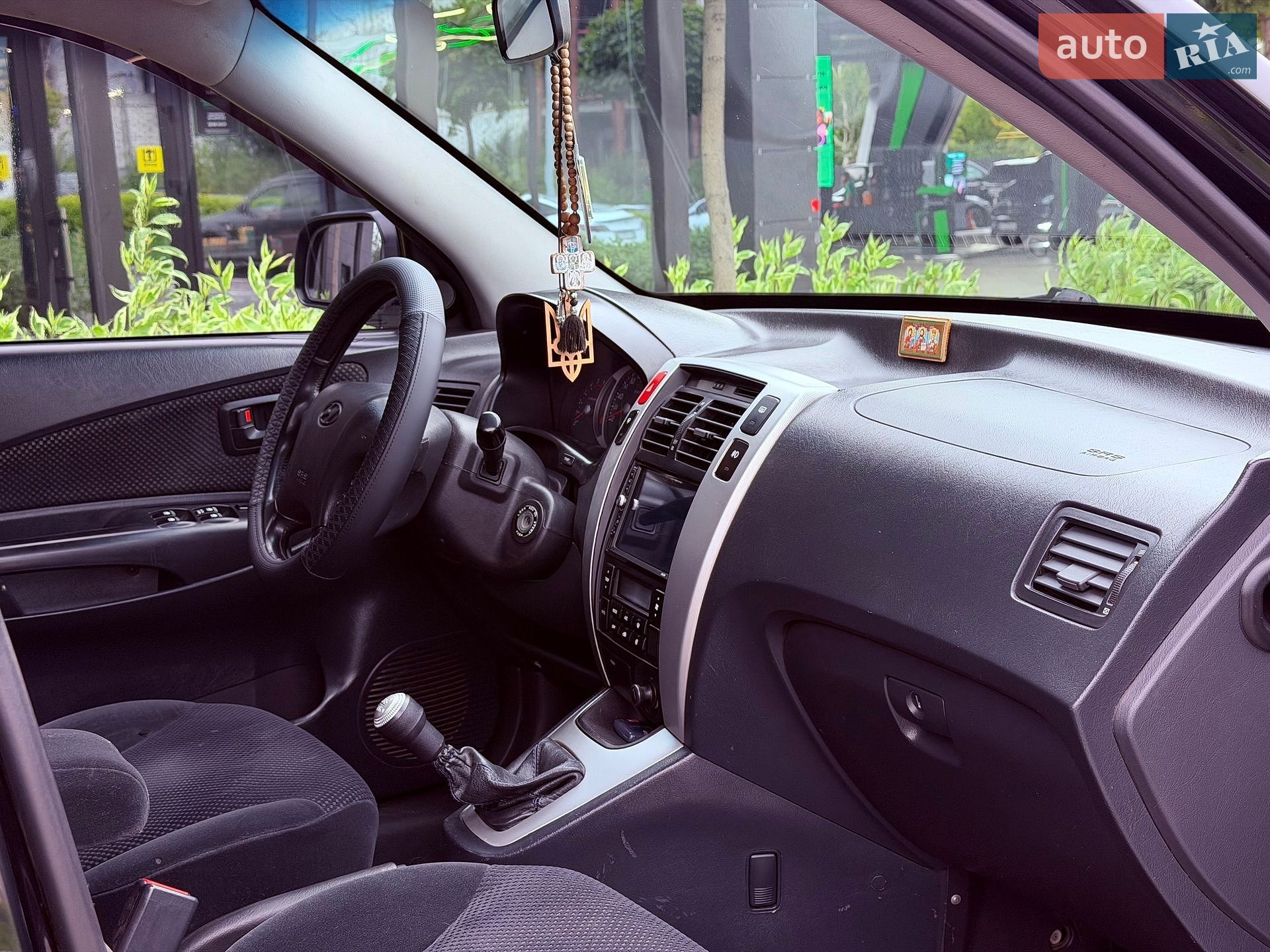 Hyundai Tucson 2006 VIN KMHJN81VP6U483603 фото оголошення 12 з 16