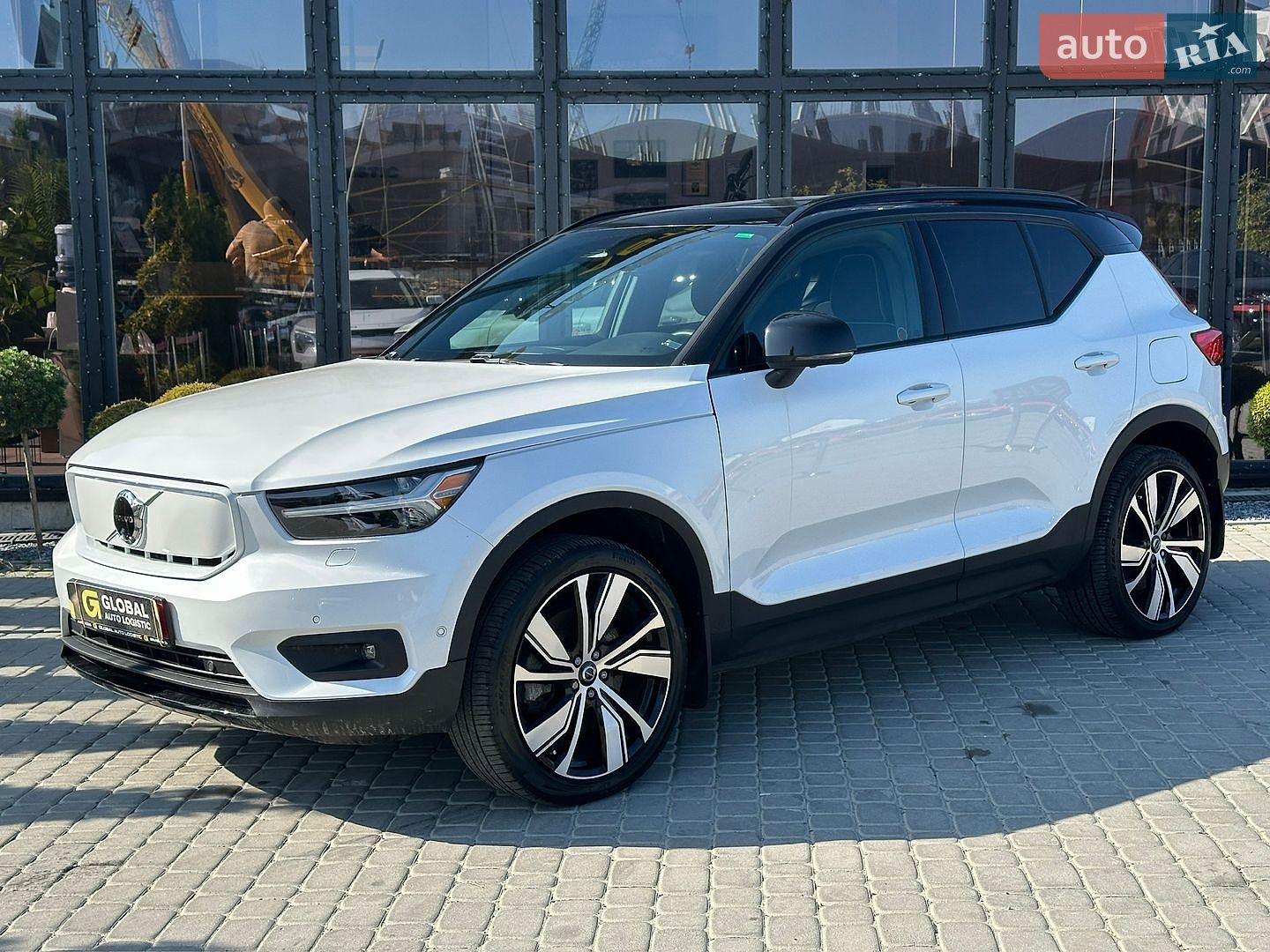 Volvo Xc40 2022 VIN YV4ED3UBXN2745502 фото оголошення 2 з 24