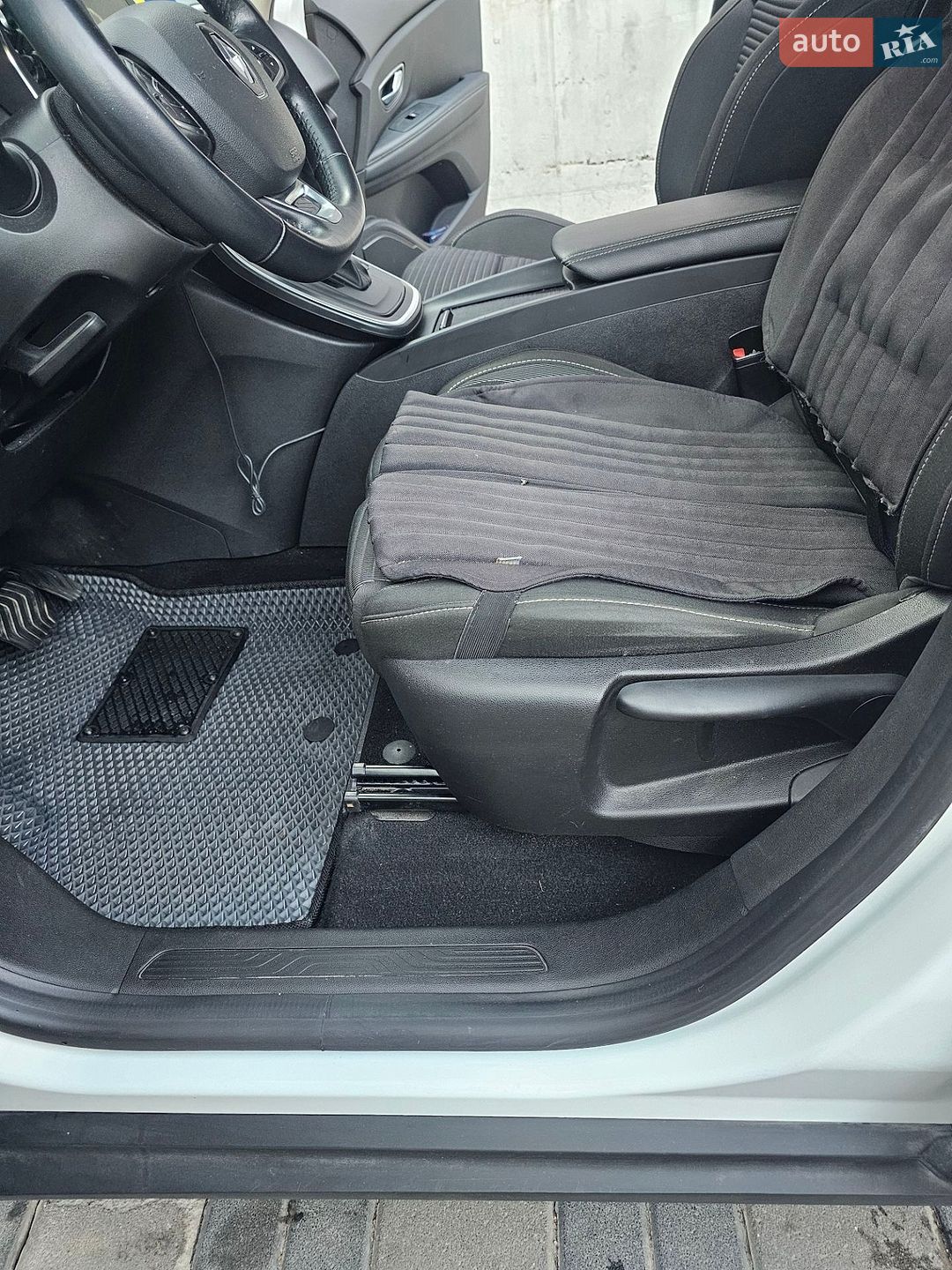 Renault Grand Scenic 2017 VIN VF1RFA00758943246 фото оголошення 25 з 77