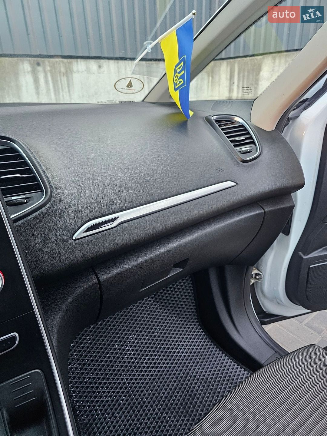 Renault Grand Scenic 2017 VIN VF1RFA00758943246 фото оголошення 40 з 77
