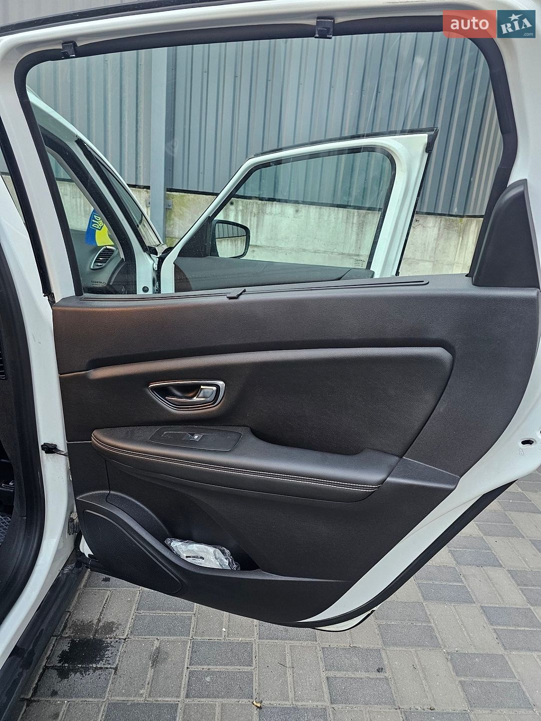 Renault Grand Scenic 2017 VIN VF1RFA00758943246 фото оголошення 63 з 77