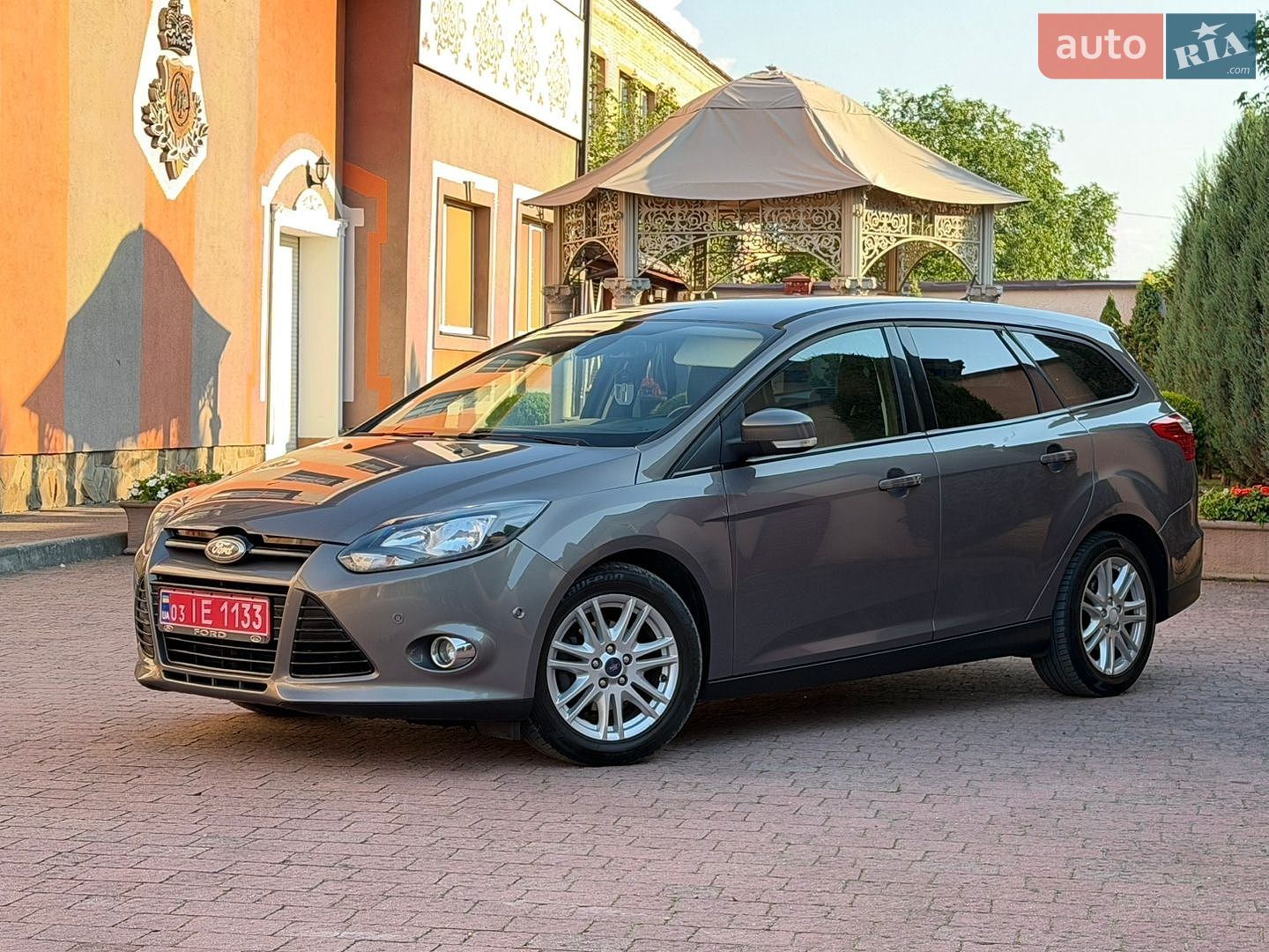 Ford Focus 2013 VIN WF0LXXGCBLDE28303 фото оголошення 2 з 121