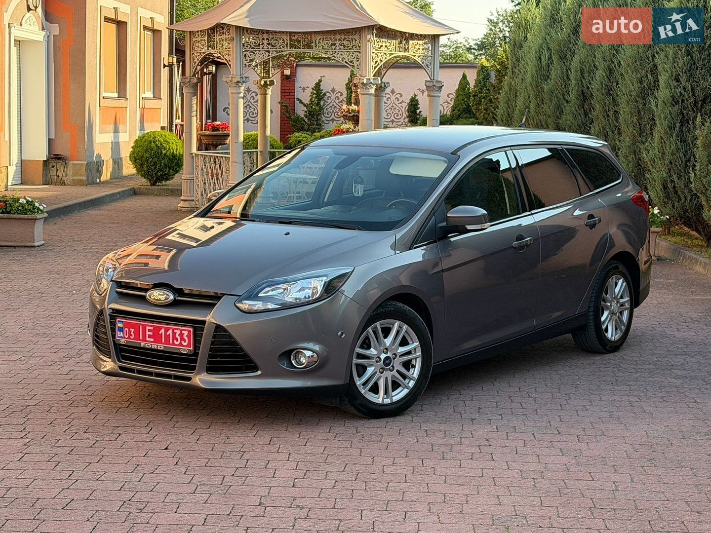 Ford Focus 2013 VIN WF0LXXGCBLDE28303 фото оголошення 3 з 121