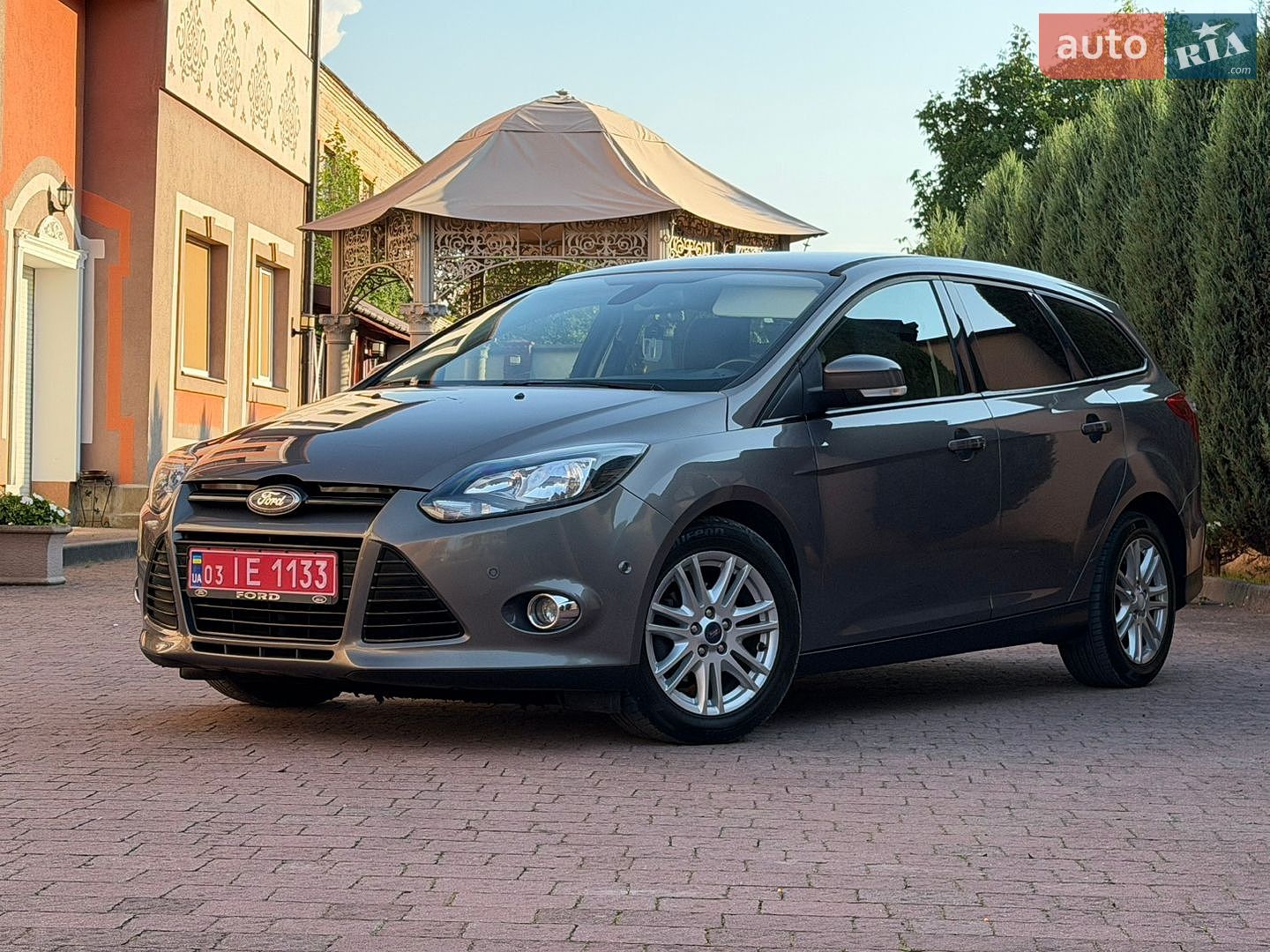 Ford Focus 2013 VIN WF0LXXGCBLDE28303 фото оголошення 4 з 121
