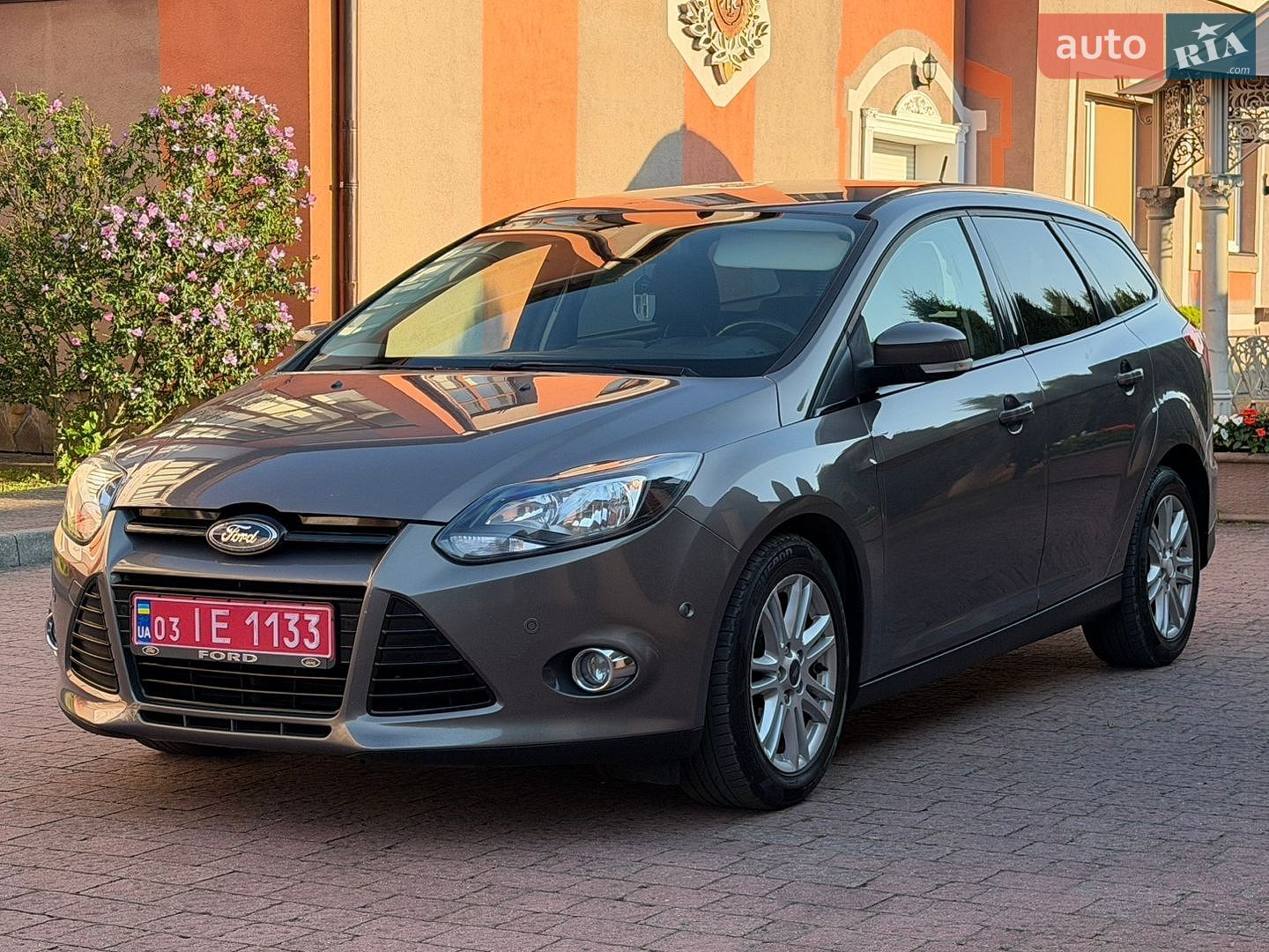 Ford Focus 2013 VIN WF0LXXGCBLDE28303 фото оголошення 17 з 121