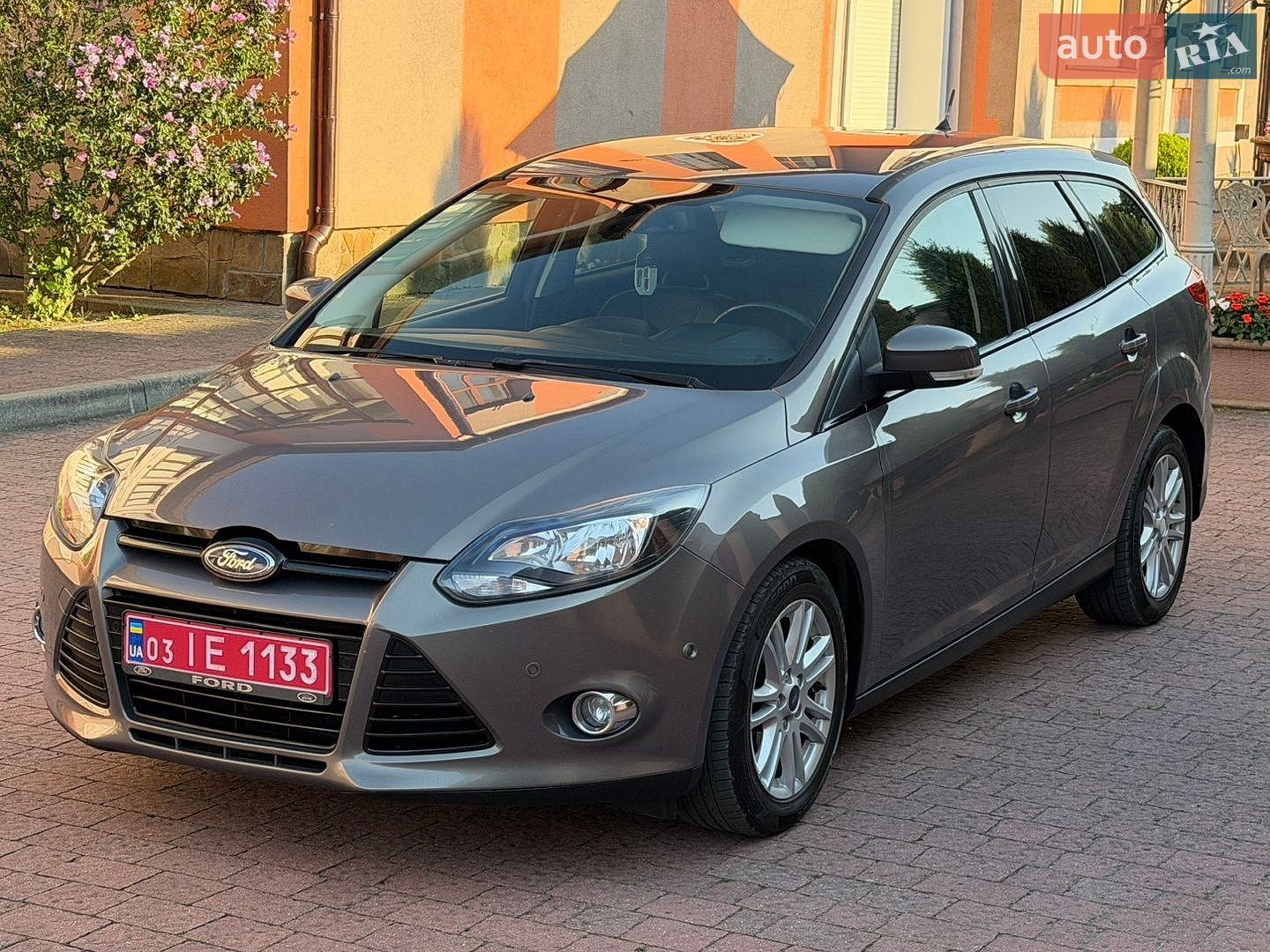Ford Focus 2013 VIN WF0LXXGCBLDE28303 фото оголошення 19 з 121