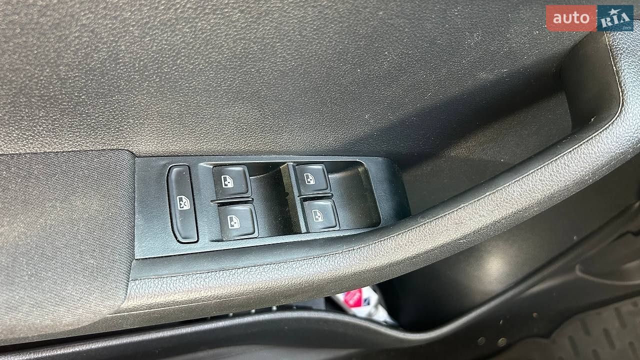 SKODA FABIA 2017 VIN TMBJP4NJ8JB500101 фото оголошення 13 з 41