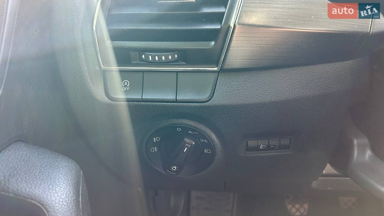 SKODA FABIA 2017 VIN TMBJP4NJ8JB500101 фото оголошення 15 з 41