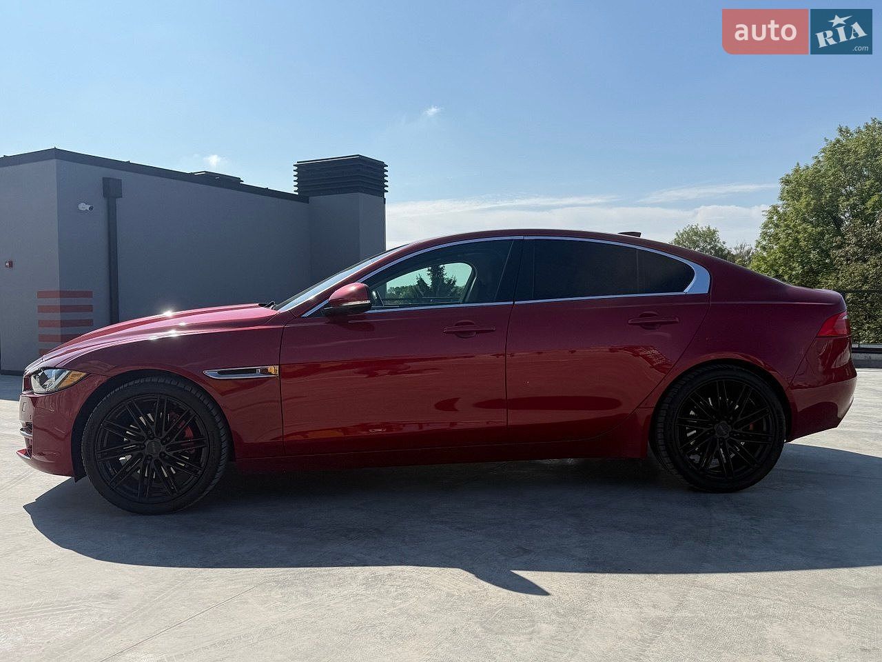 Jaguar XE 2018 VIN SAJAJ4FXXKCP49498 фото оголошення 3 з 36