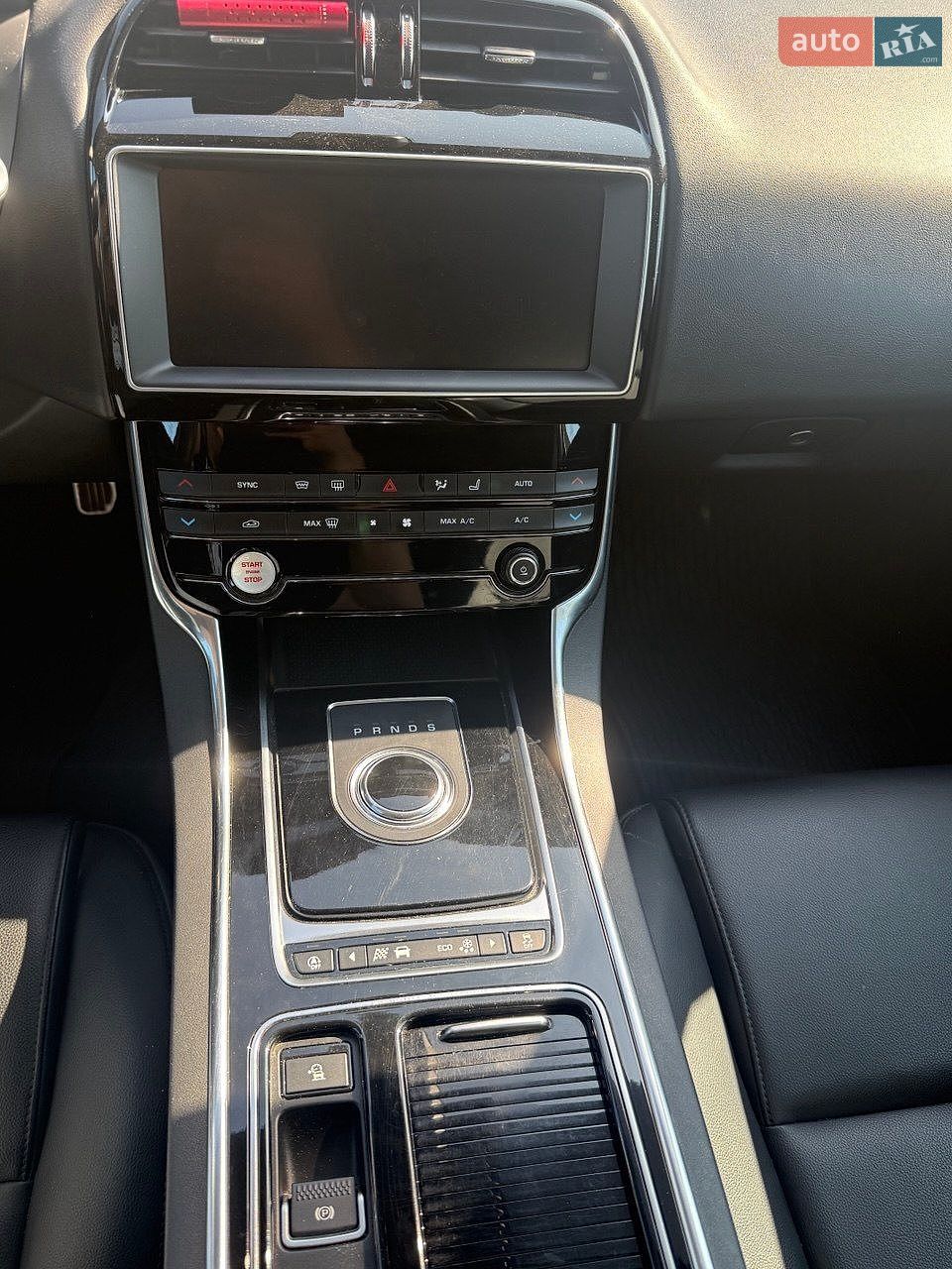 Jaguar XE 2018 VIN SAJAJ4FXXKCP49498 фото оголошення 23 з 36