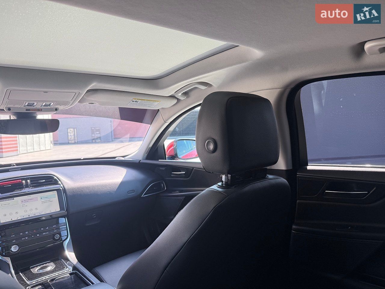 Jaguar XE 2018 VIN SAJAJ4FXXKCP49498 фото оголошення 25 з 36