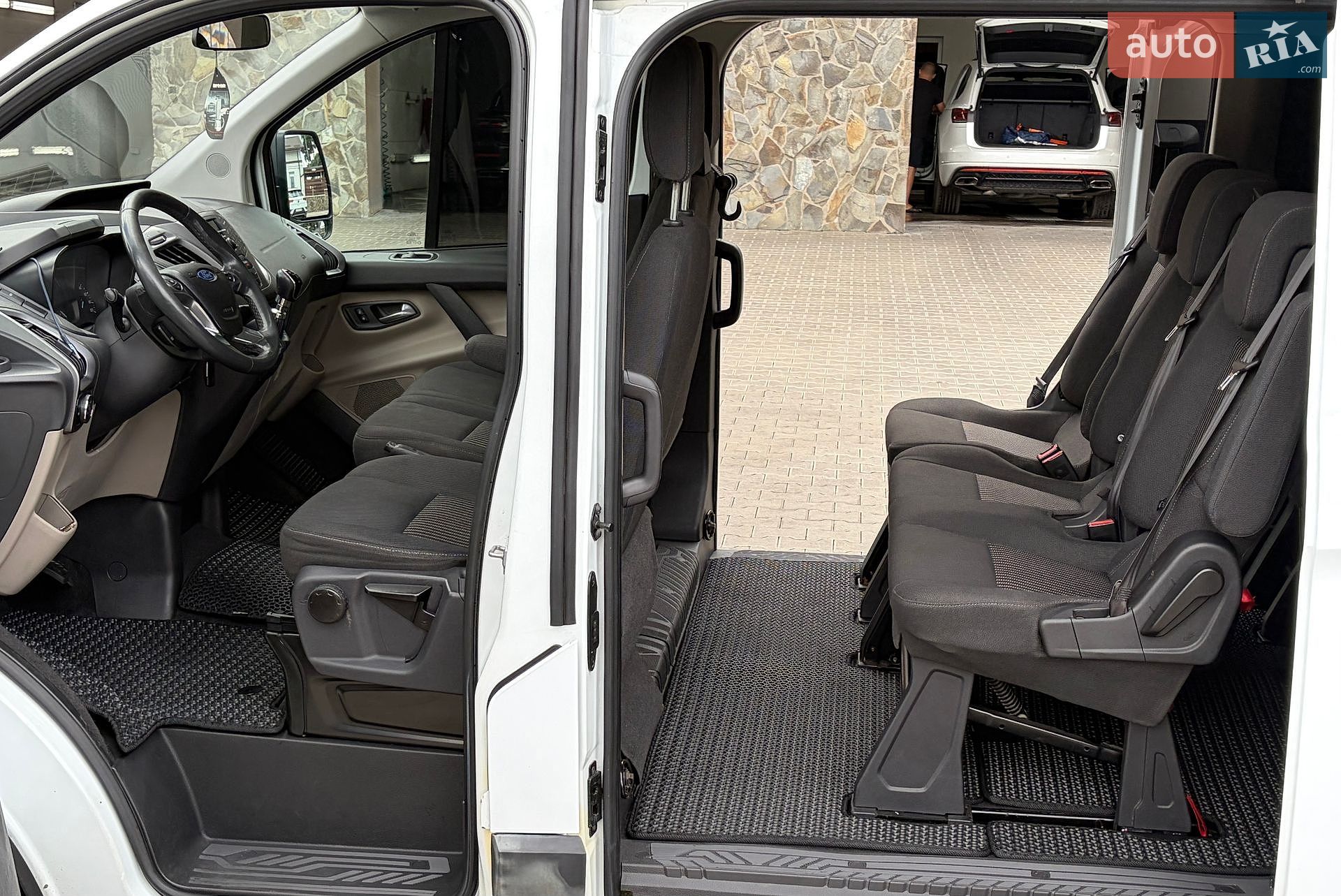 Ford Tourneo Custom 2013 VIN WF03XXTTG3DR85721 фото оголошення 2 з 13