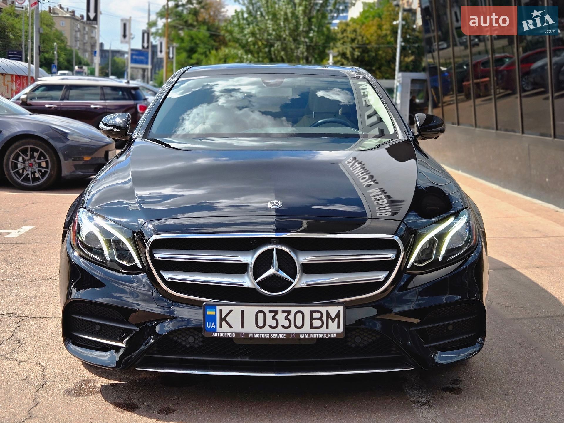 Mercedes-Benz E-Class 2019 VIN WDDZF4KB4KA623569 фото оголошення 3 з 33