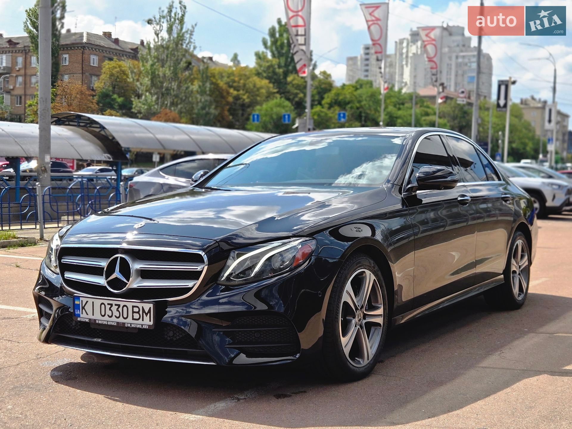 Mercedes-Benz E-Class 2019 VIN WDDZF4KB4KA623569 фото оголошення 2 з 33
