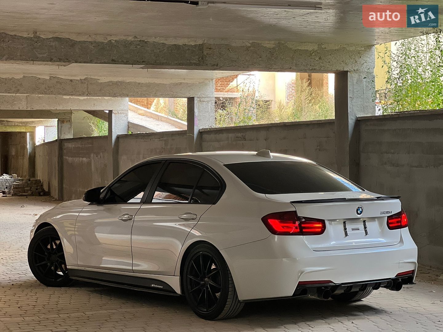 BMW 3 Series 2012 VIN WBA3A9G51CNP35610 фото оголошення 8 з 44