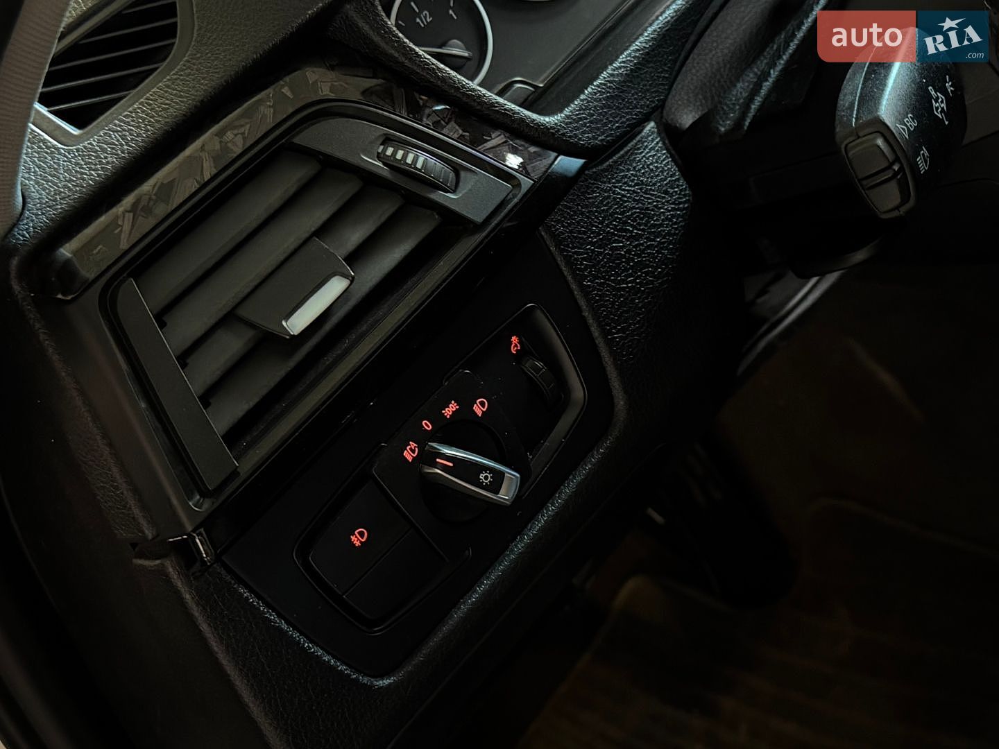 BMW 3 Series 2012 VIN WBA3A9G51CNP35610 фото оголошення 29 з 44