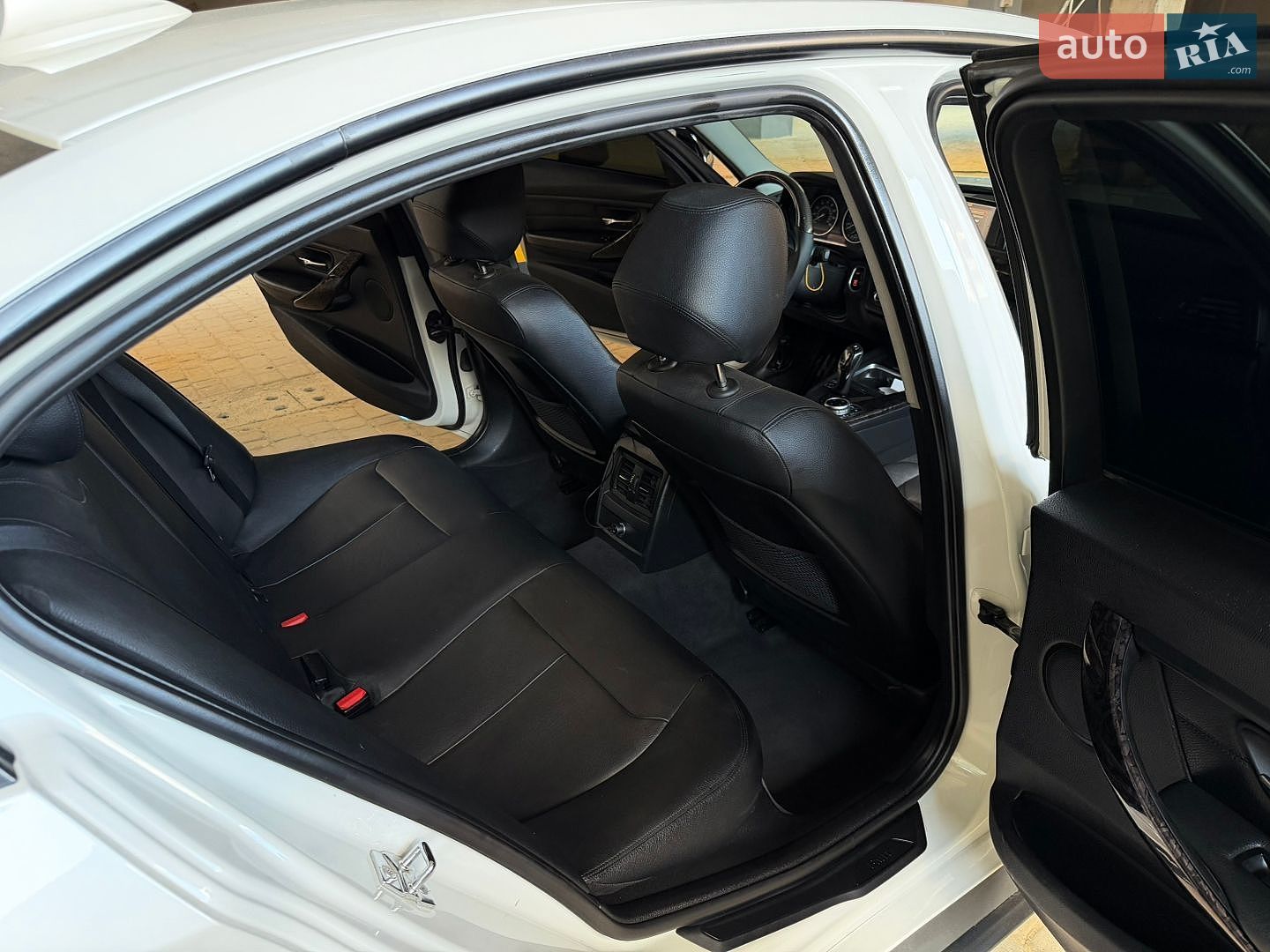 BMW 3 Series 2012 VIN WBA3A9G51CNP35610 фото оголошення 27 з 44