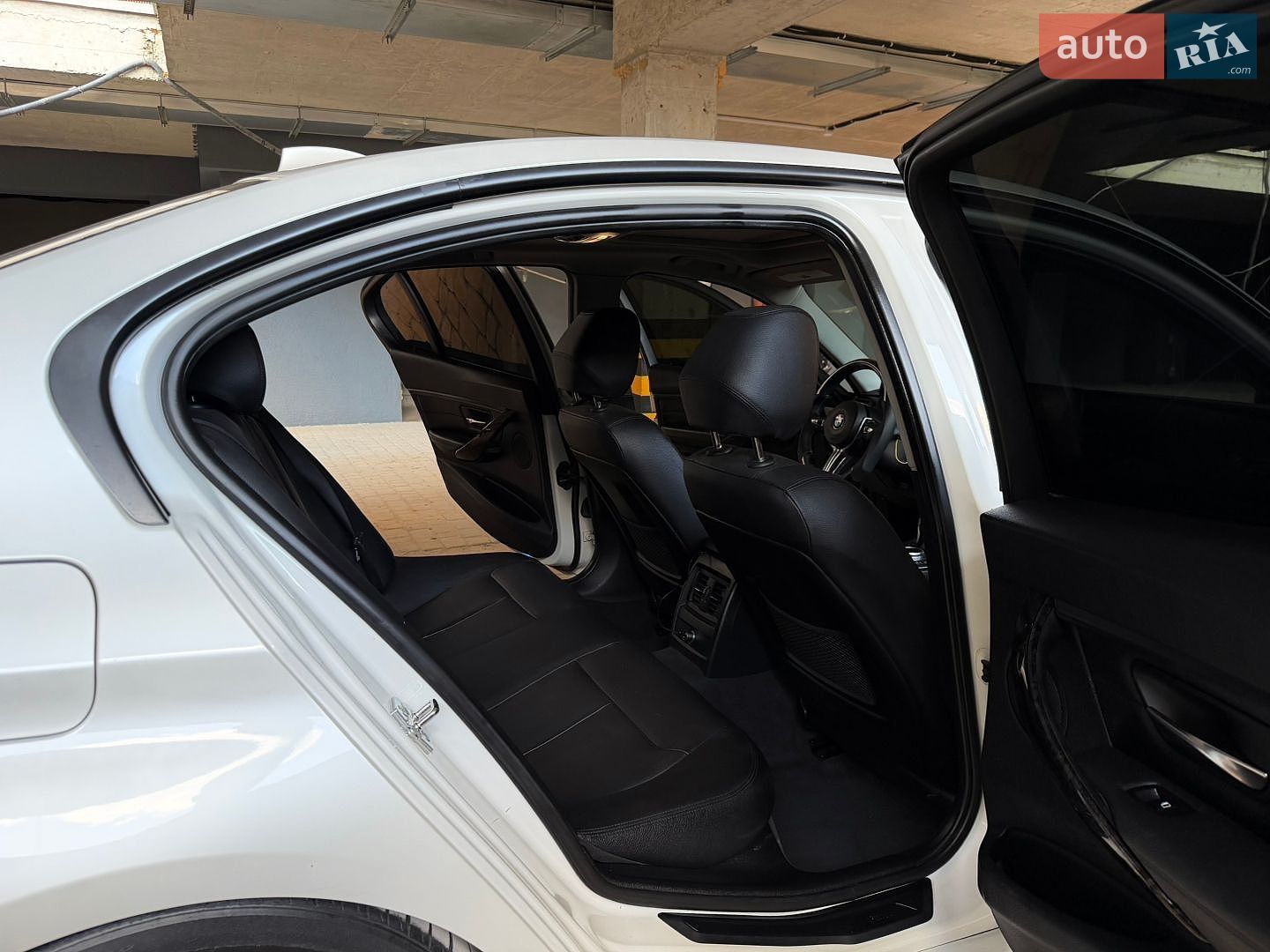 BMW 3 Series 2012 VIN WBA3A9G51CNP35610 фото оголошення 32 з 44