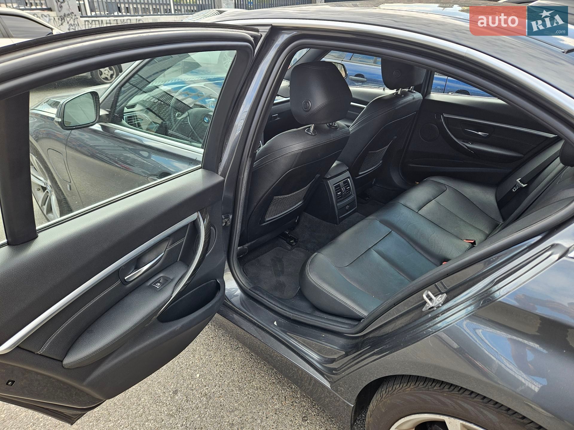 BMW 3 Series 2018 VIN WBA8E1C59JA756355 фото оголошення 8 з 27