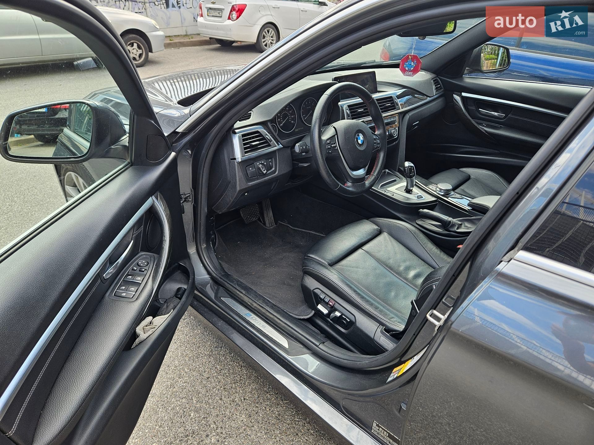 BMW 3 Series 2018 VIN WBA8E1C59JA756355 фото оголошення 9 з 27