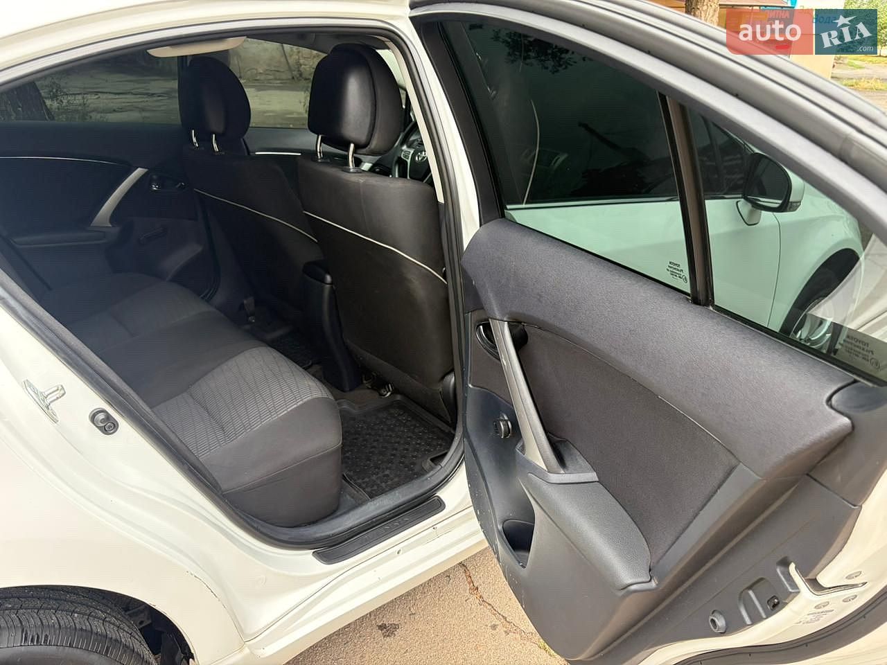 Toyota Avensis 2013 VIN SB1BD76L30E119188 фото оголошення 15 з 15