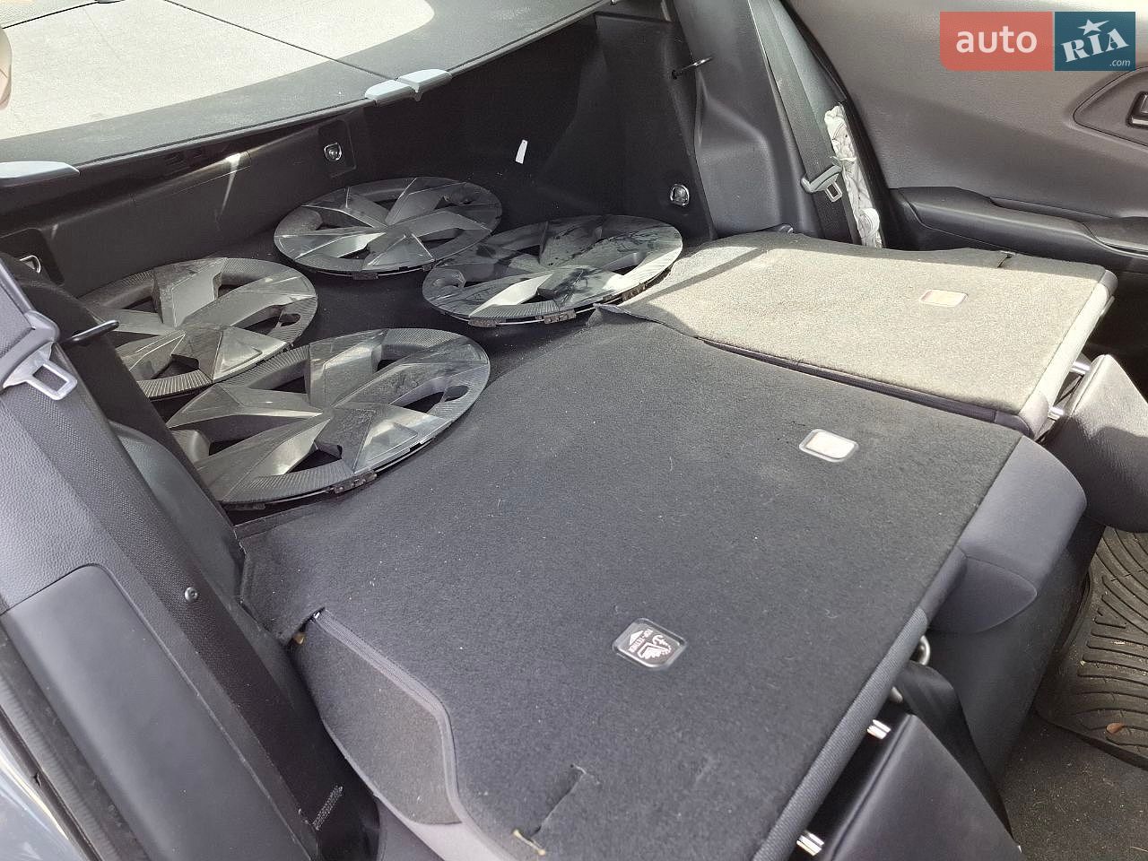 Toyota Prius 2023 VIN JTDACAAU4P3003172 фото оголошення 4 з 13