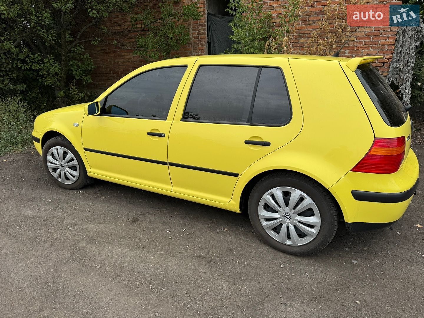 Volkswagen Golf 2000 VIN WVWZZZ1JZYW681857 фото оголошення 2 з 12