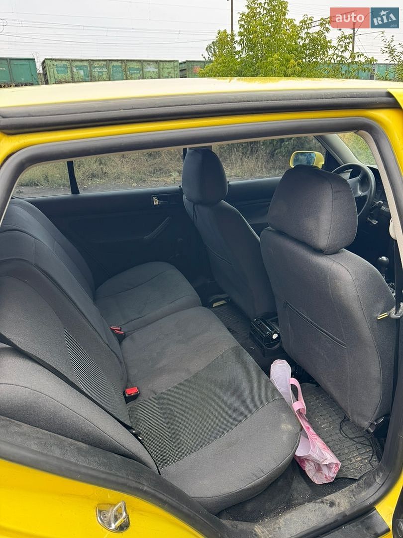 Volkswagen Golf 2000 VIN WVWZZZ1JZYW681857 фото оголошення 5 з 12